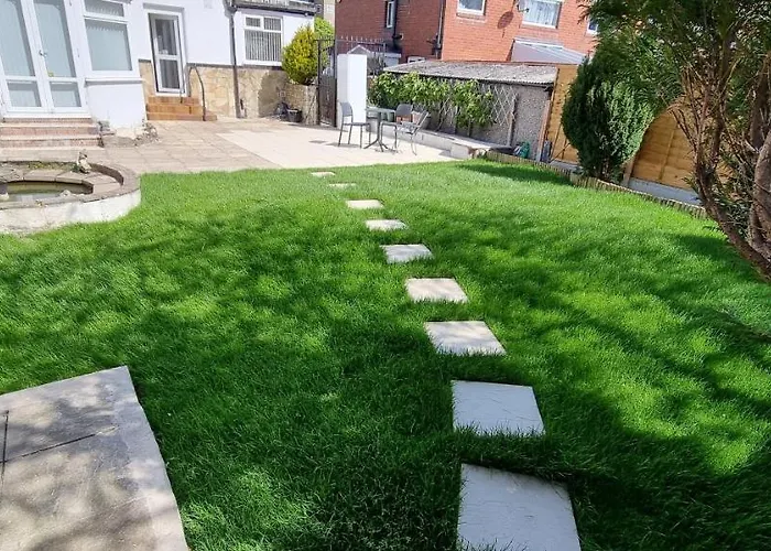 Relaxed Double Bed With Private Bathroom, Parking, Wifi And Garden. Accommodatie bij particulieren *