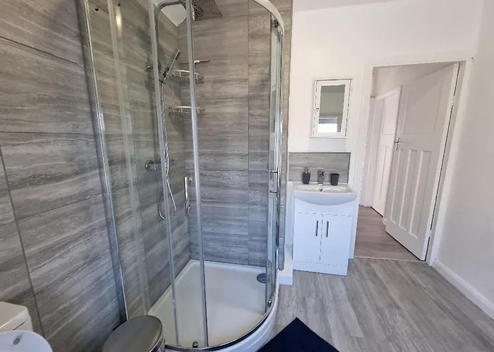 Accommodatie bij particulieren Relaxed Double Bed With Private Bathroom, Parking, Wifi And Garden. Leeds (West Yorkshire)