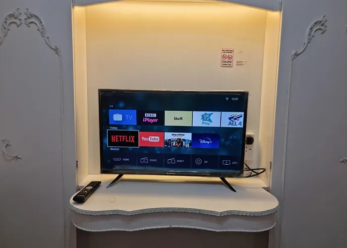 Relaxed Double Bed With Private Bathroom, Parking, Wifi And Garden. *